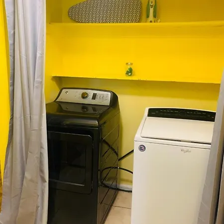 The Sunset 2-Bedroom Apartment Near Cos Airport